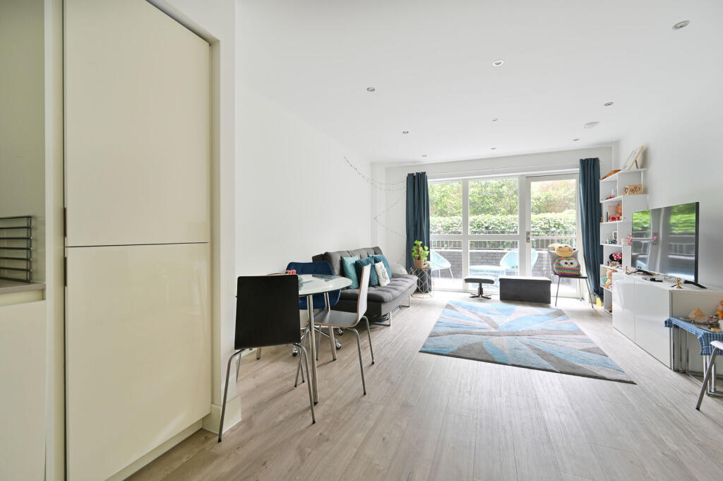 Apartment in London - More