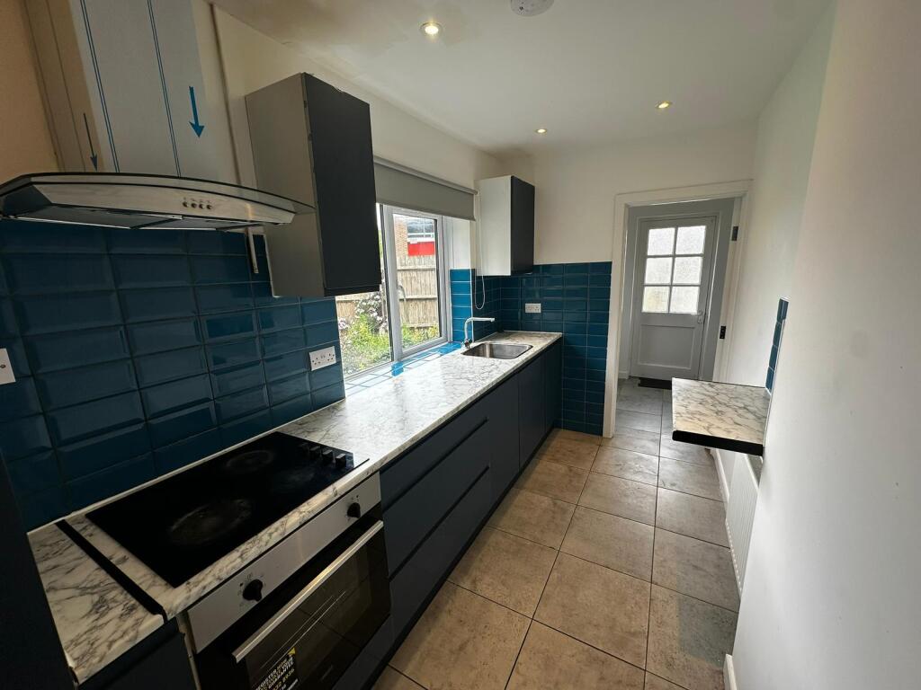 Main image of property: Room 4, 77 Maldon Road Great Baddow Chelmsford CM2 7DN