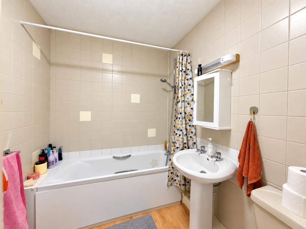 Apartment in Brighton - View 4