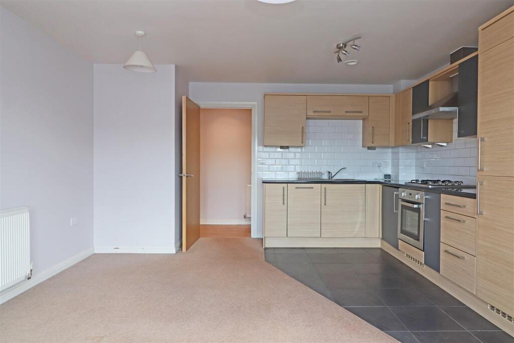 Main image of property: Oxford Road, Redhill