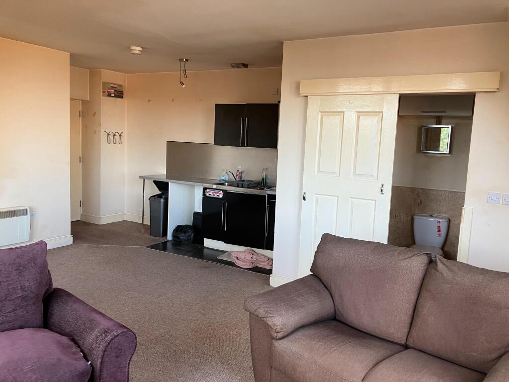 Apartment in Wakefield - View 5