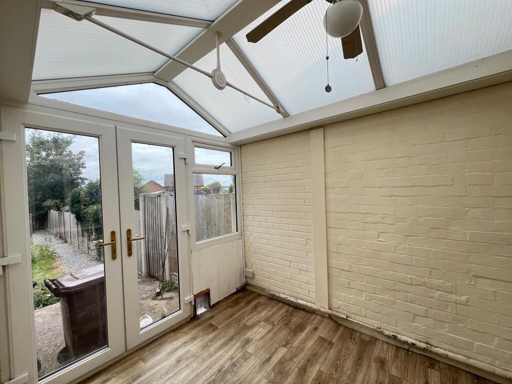 House in East Staffordshire, Uttoxeter - More