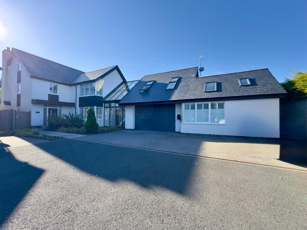 Main image of property: Chilwell Lane, Bramcote, NG9