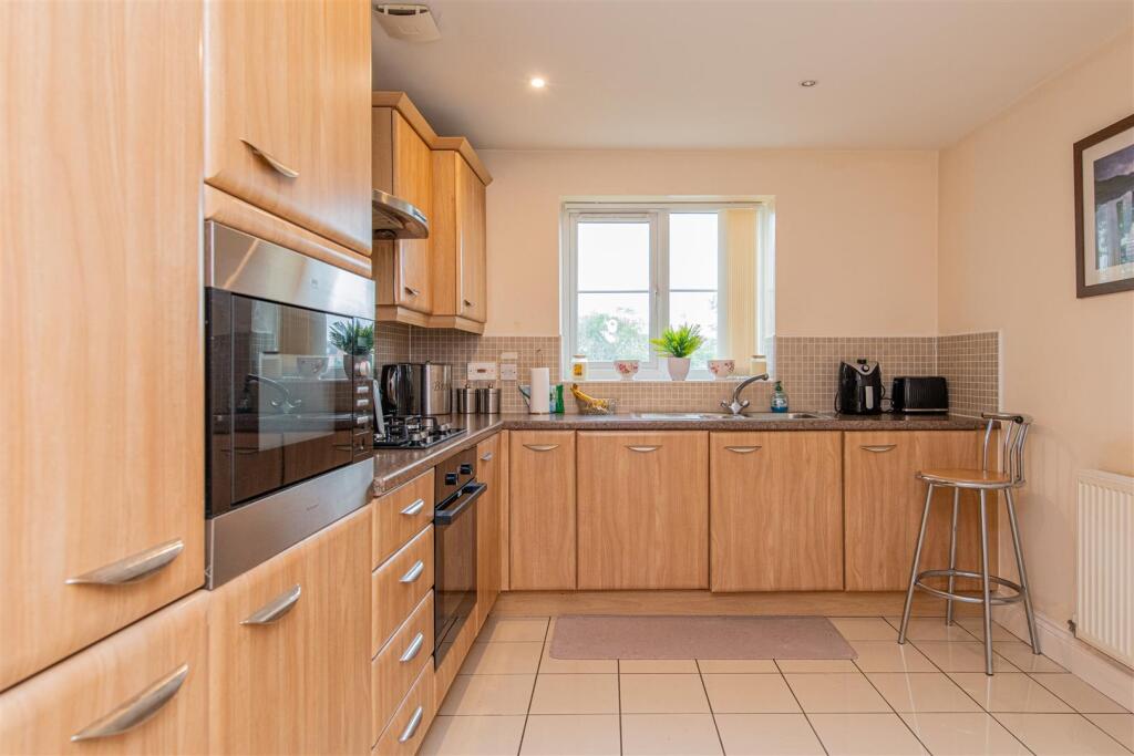 House in Corby, North Northamptonshire - More