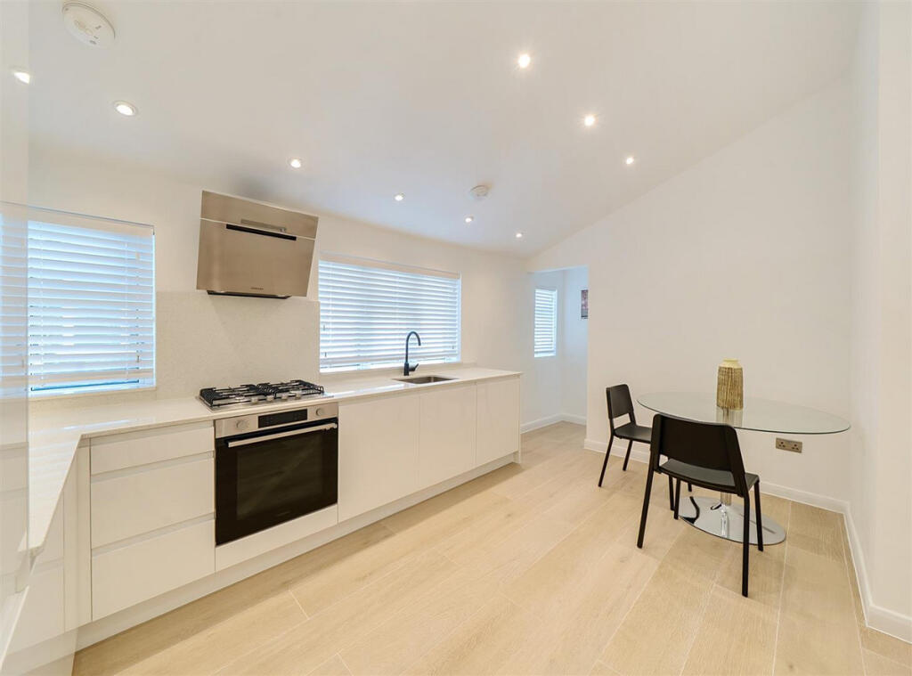 Apartment in London, Kensal Town, Queen's Park - View 2