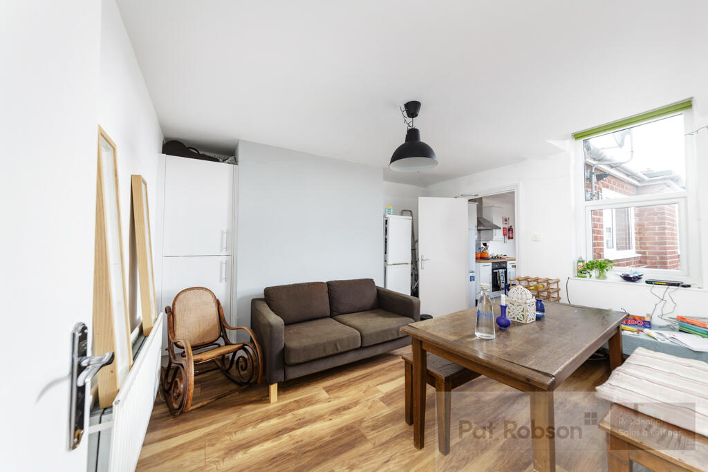 Apartment in Newcastle upon Tyne, Tyne and Wear - View 3