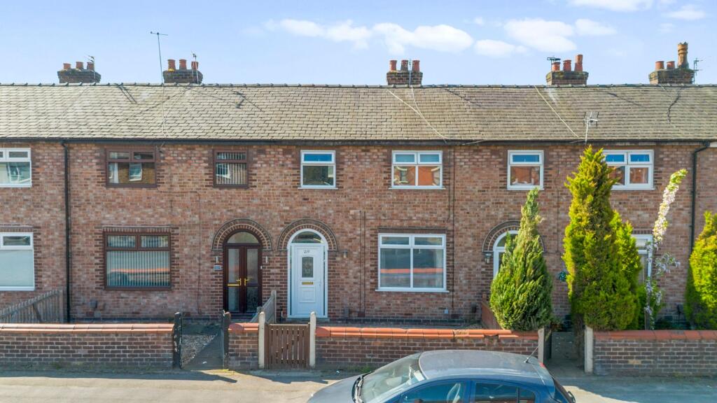 Main image of property: Thelwall Lane, Warrington, WA4