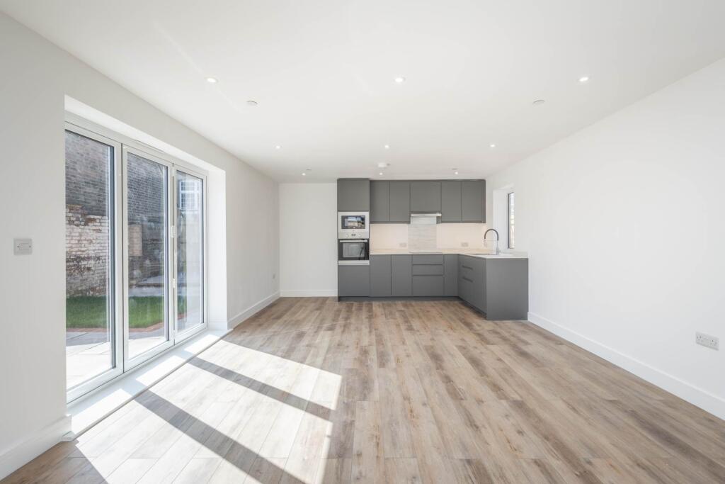 Main image of property: Grosvenor Mews, Tunbridge Wells (Central location)