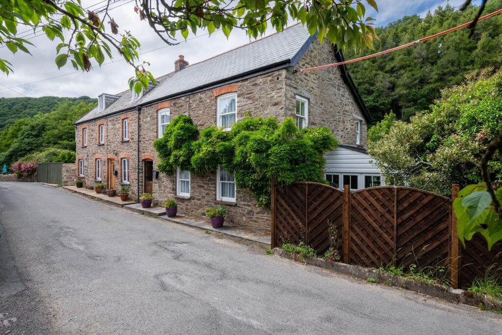 3-bed semi-detached on Brendon, Lynton, £435,000
