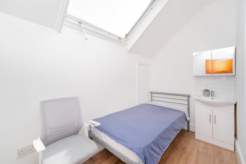 Main image of property: Blakesley Avenue, London, W5