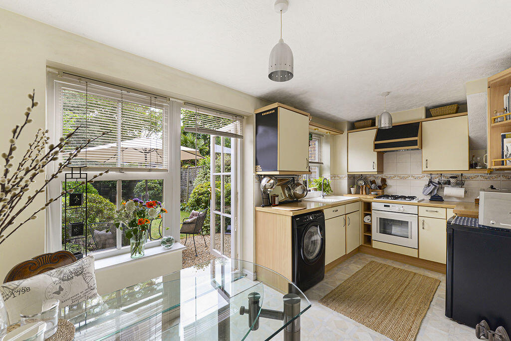 House in Tunbridge Wells, Paddock Wood - View 4