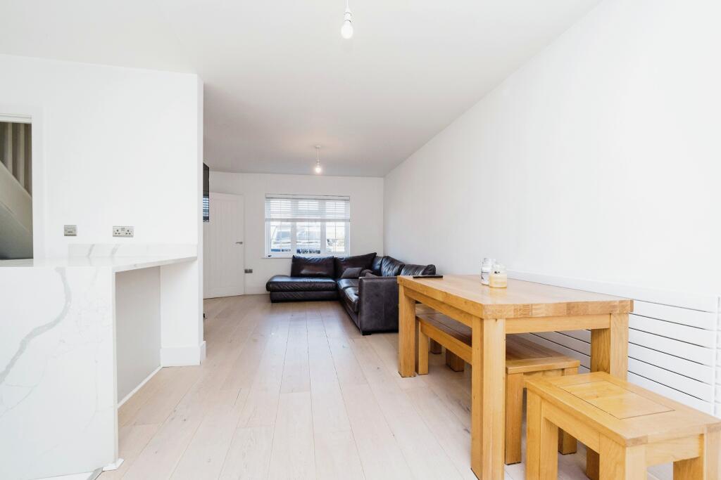 House in London - View 4