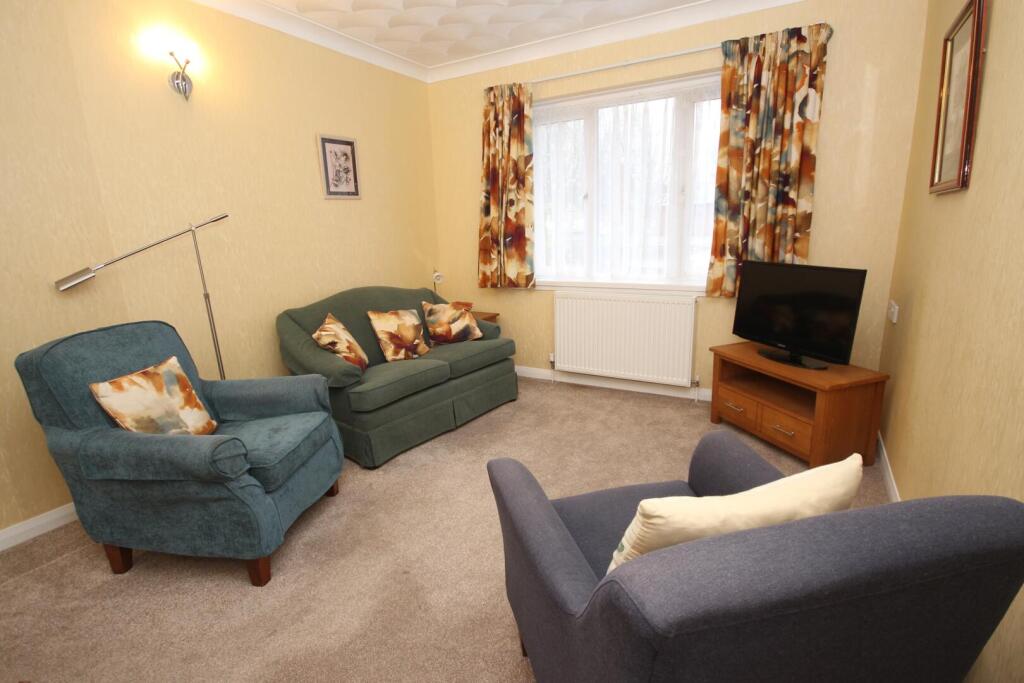 Tyn y Pwll Road, Whitchurch, Cardiff photo 4