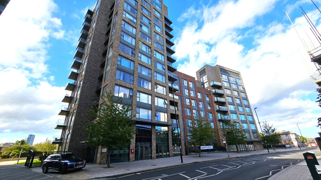Main image of property: Santina Apartments, 45 Cherry Orchard Road, Croydon, Surrey, CR0