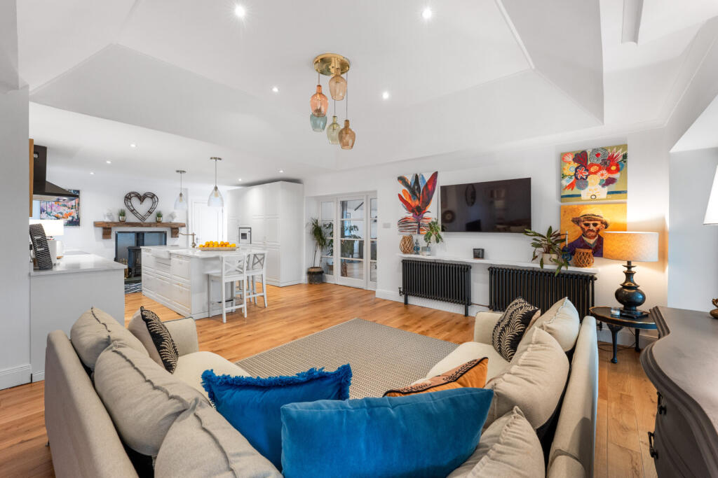 House in Nerston Village, Nerston Mains, Nerston - View 5