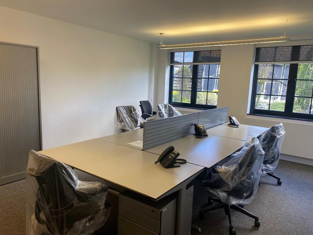 5-6 Desk Office