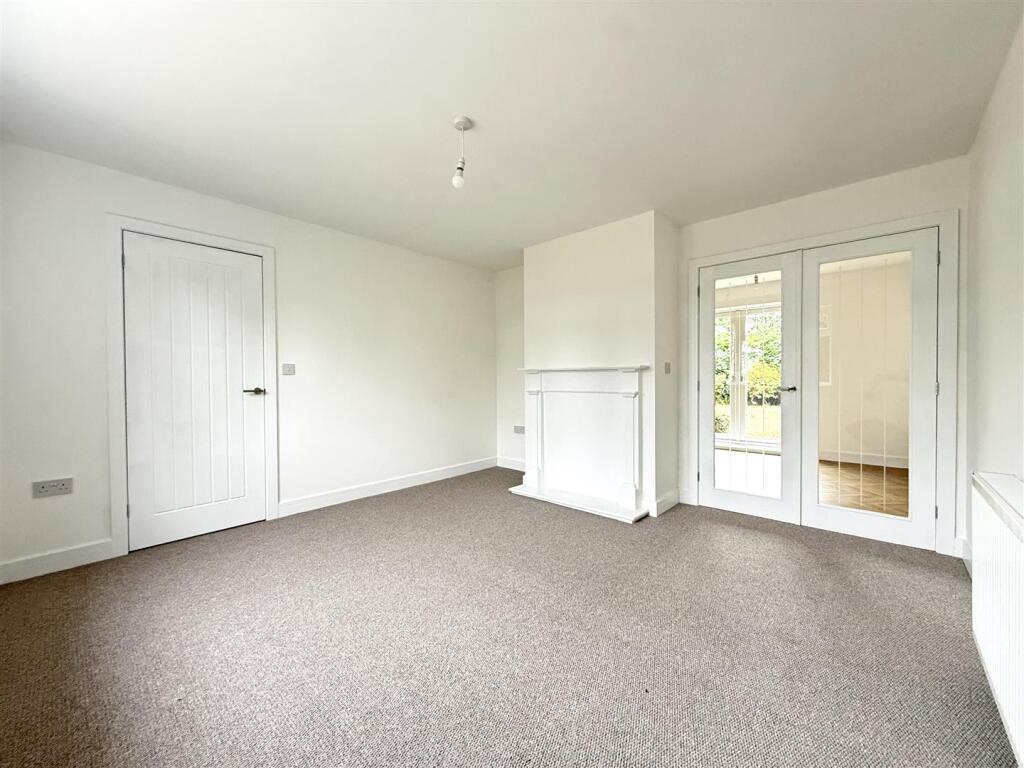 Lancaster Road, Harlescott, Shrewsbury photo 2