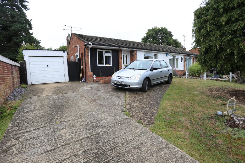 Main image of property: Munro Avenue, Woodley, RG5 3QY