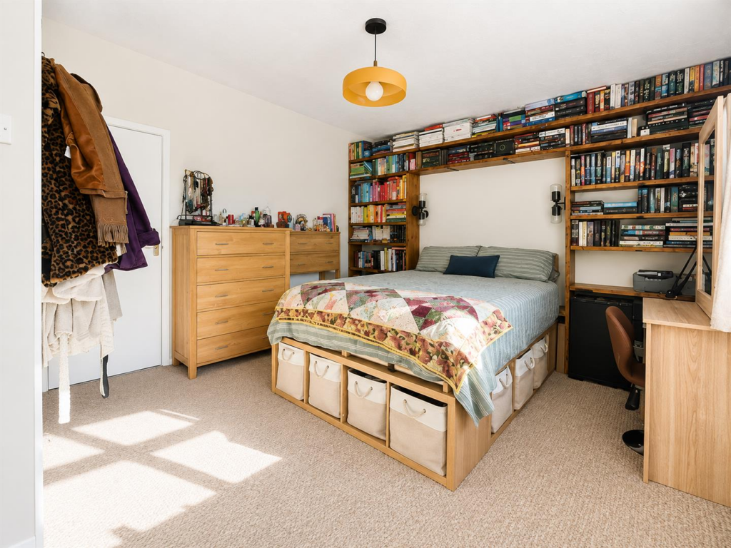 House in Braintree, Great Notley - More