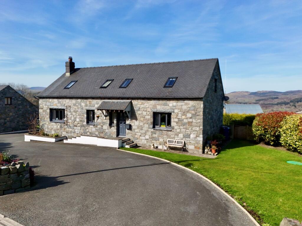 Main image of property: Tyn Y Buarth, Brithdir, Dolgellau, LL40 2RS