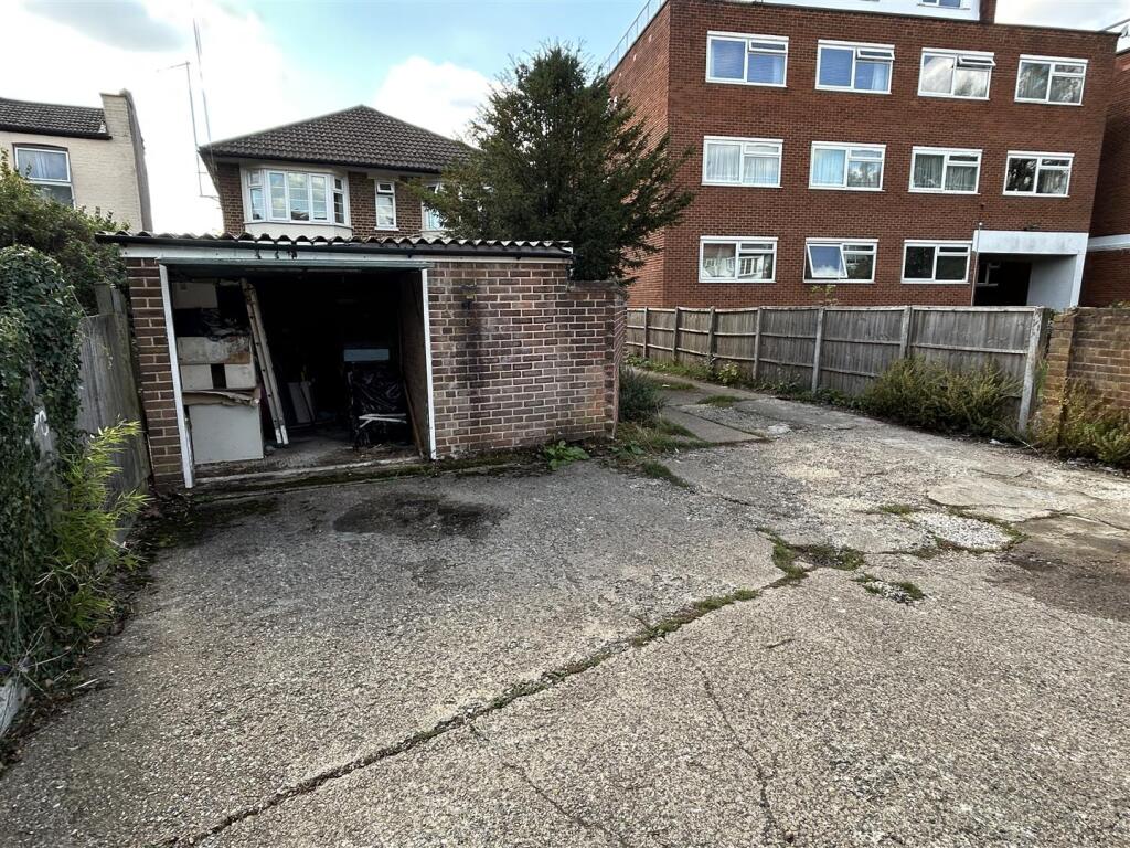 Granville Road, Finchley, London - View 3