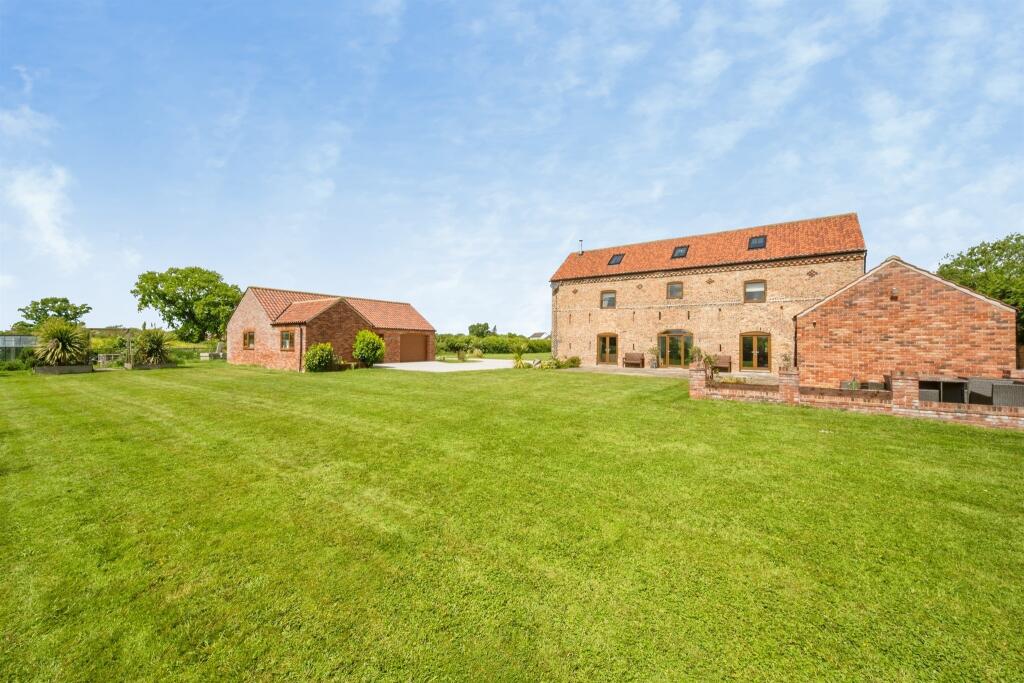 House in Doncaster, Moss - View 3