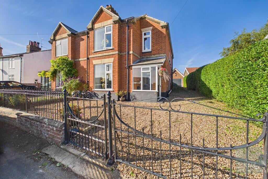 2-bed semi-detached on Low Bungay Road, Loddon, £395,000