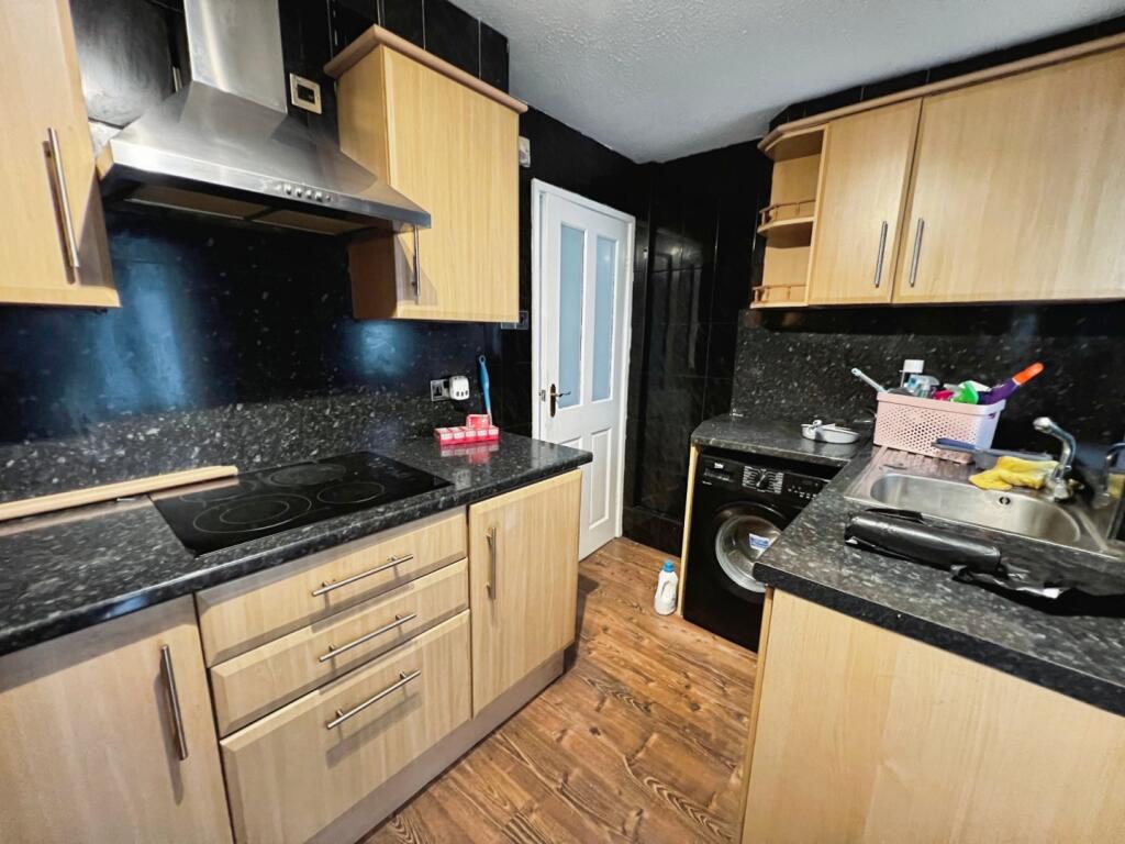 House in Bradford - View 4