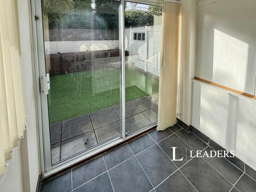 House in Stoke-on-Trent - More