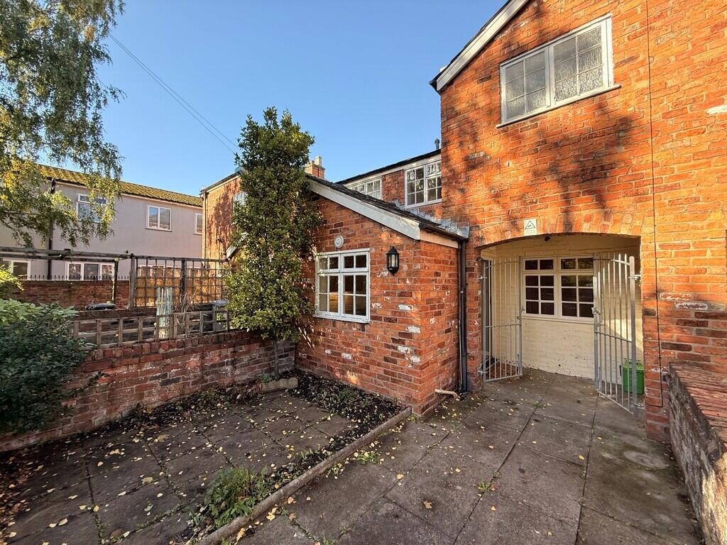 House in Crewe, Cheshire East - View 2
