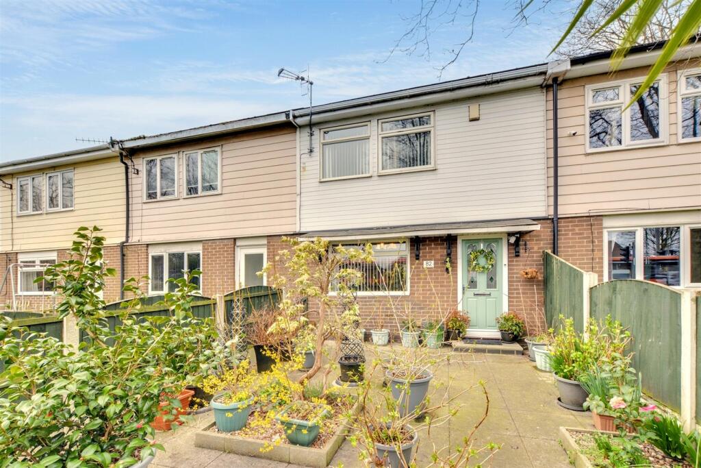 Main image of property: Cairns Close, Nottingham