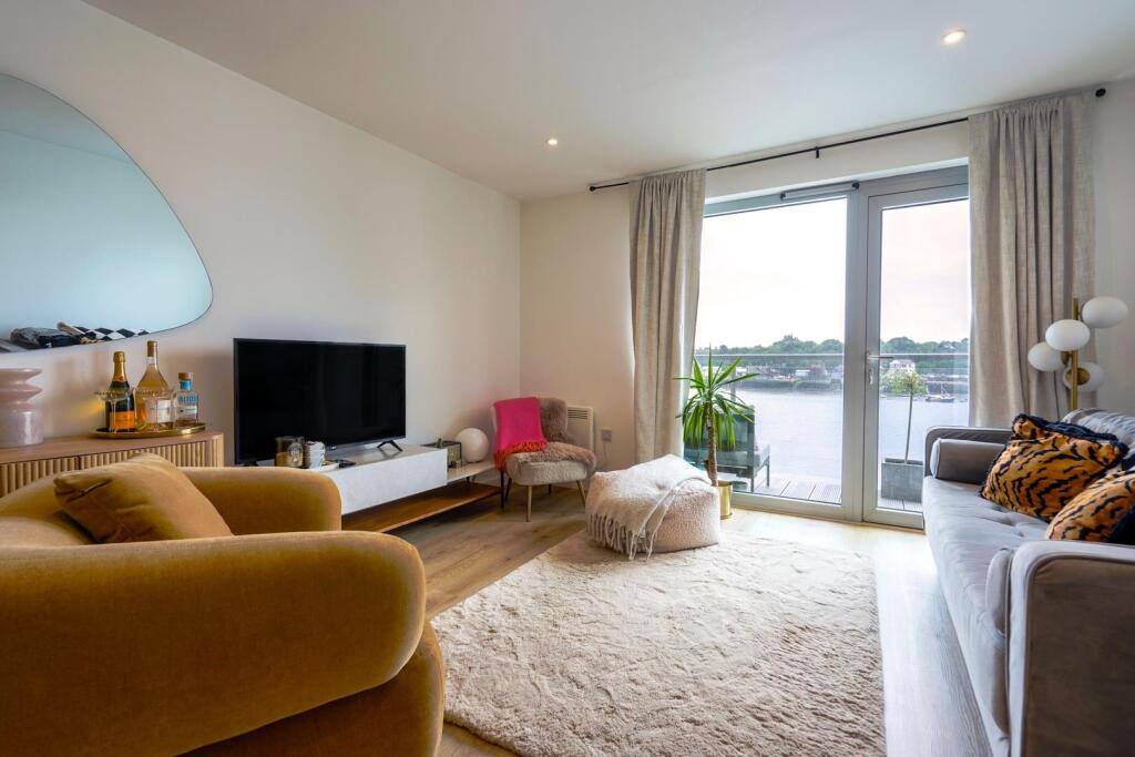 Apartment in North Tyneside, North East - View 3