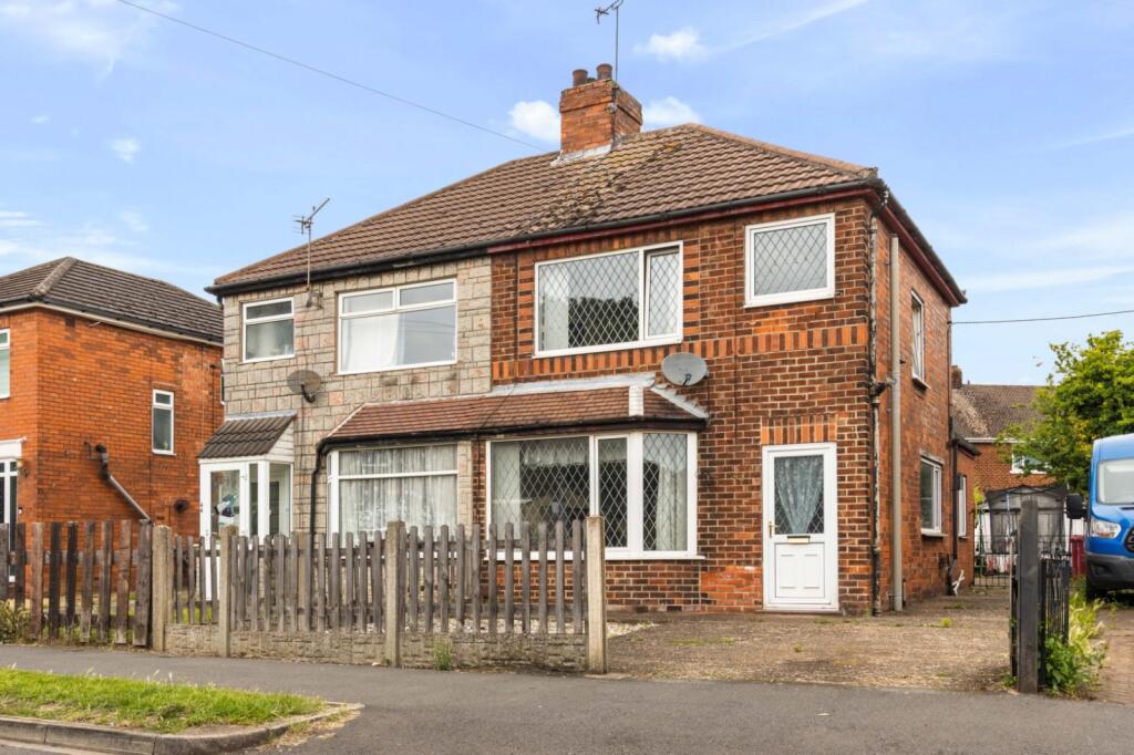 Main image of property: Lincoln Gardens, Scunthorpe, DN16