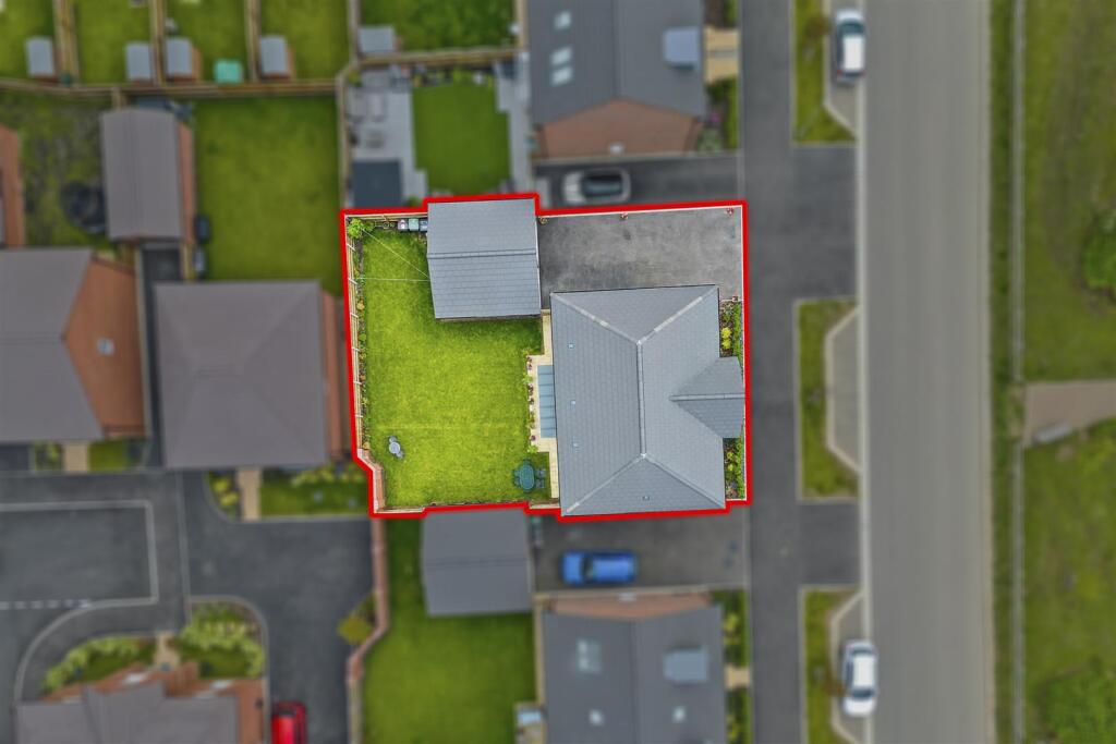 House in Kettering, North Northamptonshire - View 2