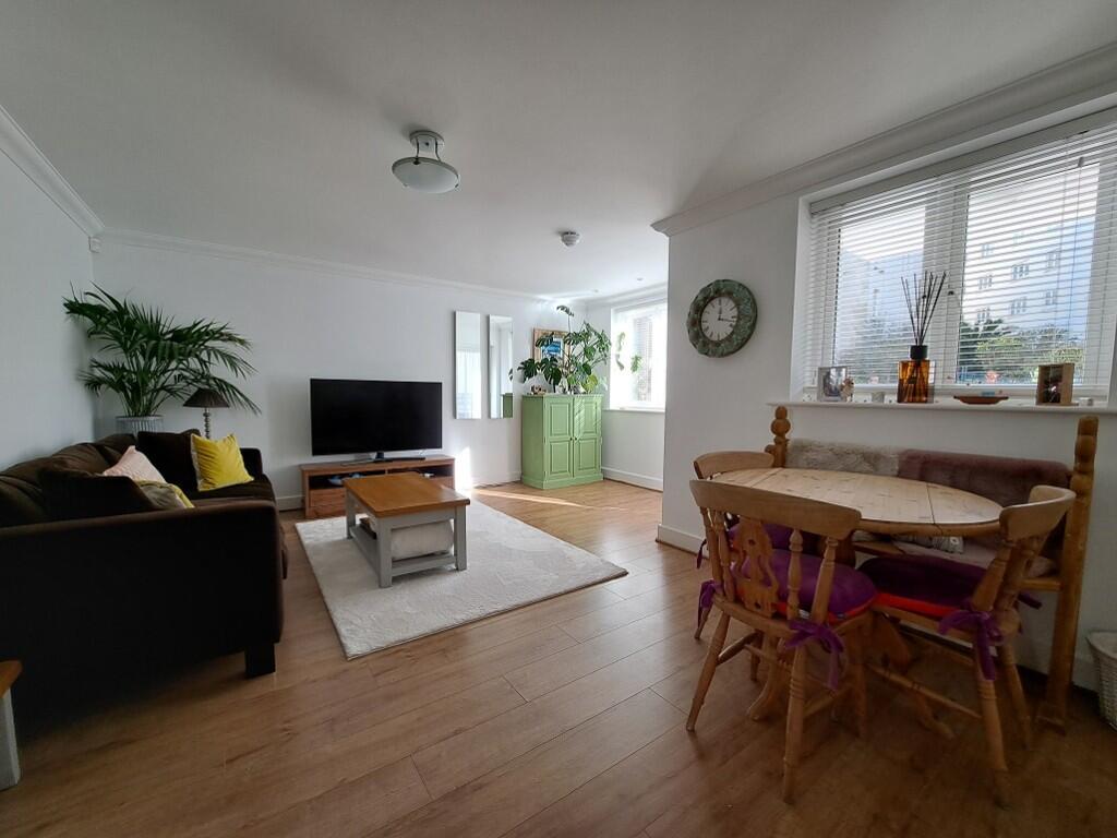 Compton Street, Lower Meads, Eastbourne, East Sussex, BN21 photo 2