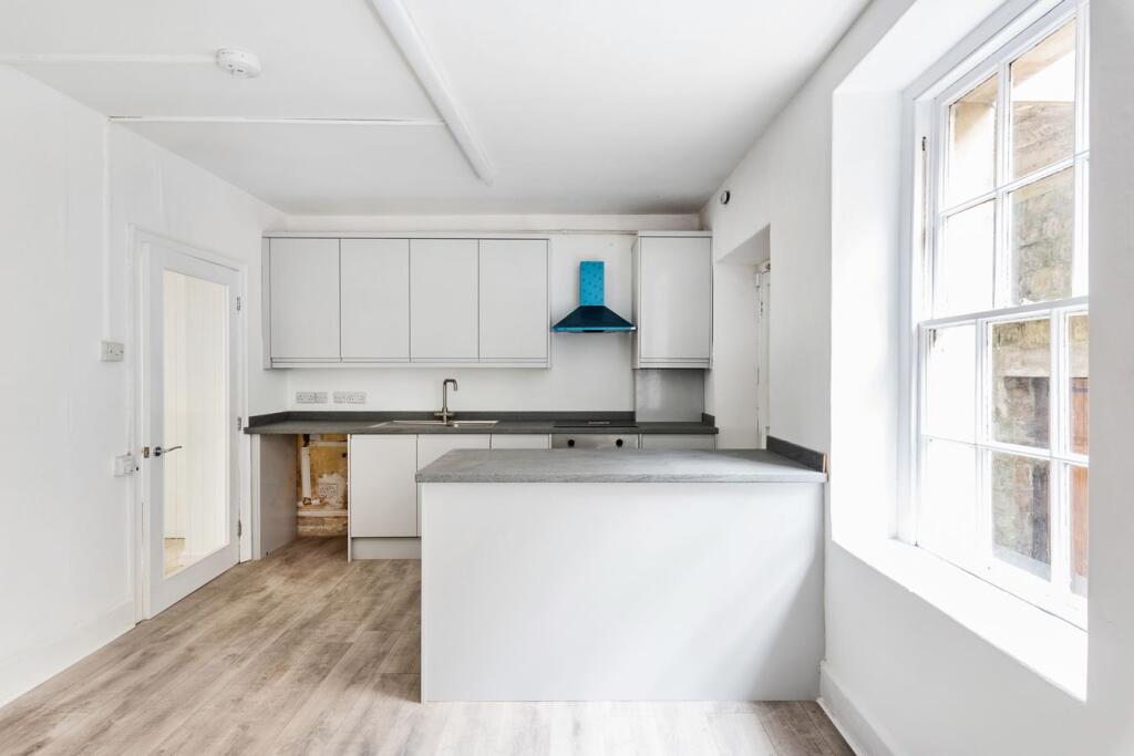 Apartment in Bath - View 3