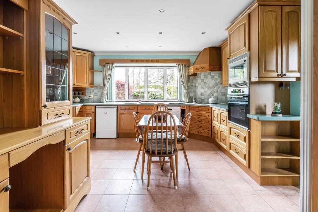 House in Mole Valley, Westhumble - View 5
