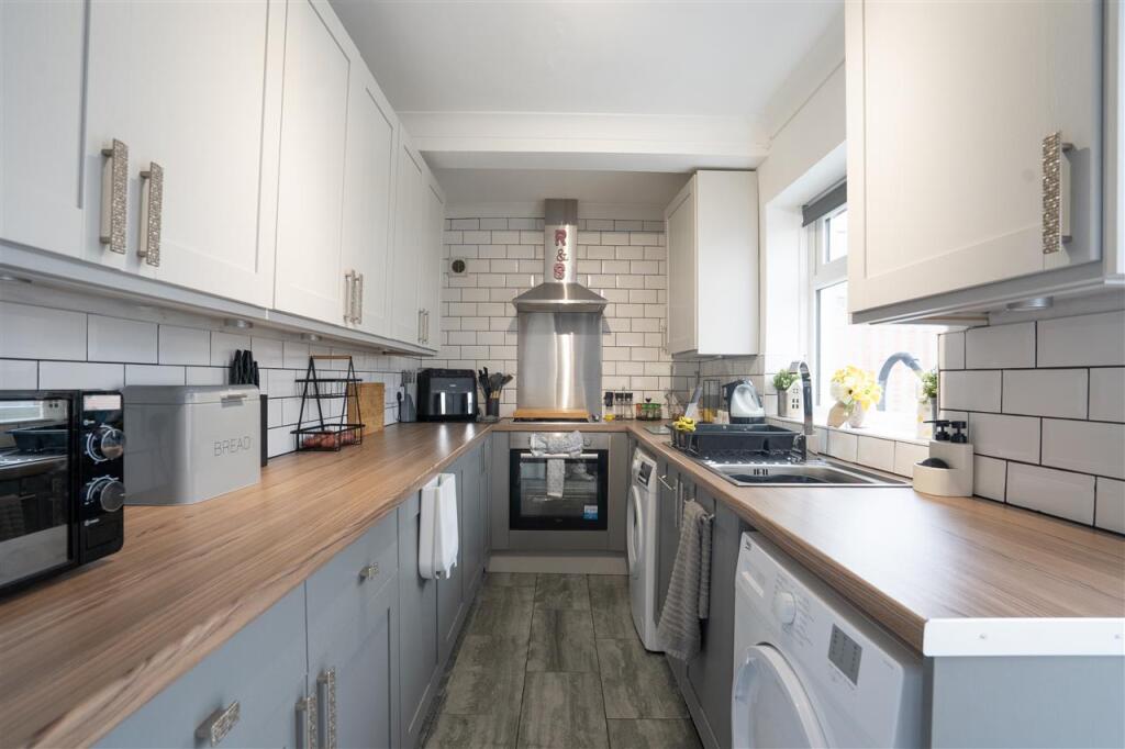 House in Birmingham, West Midlands - View 6