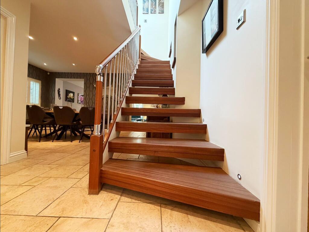 Church Lane, Oakley, MK43 photo 4