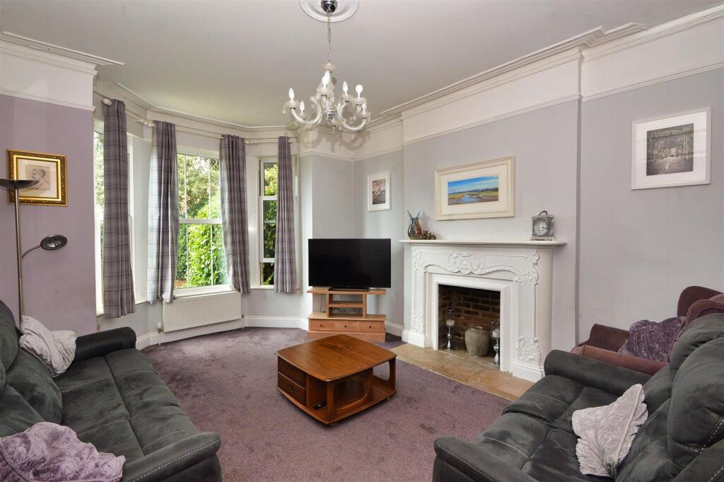 13, Partlands Avenue photo 2