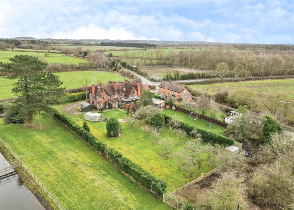 Main image of property: Station Road, Coleshill, B46