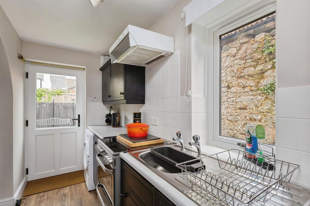 House in Teignbridge, Bigadon, Buckfastleigh - More