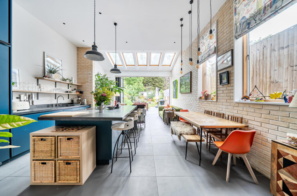 House in London - View 5