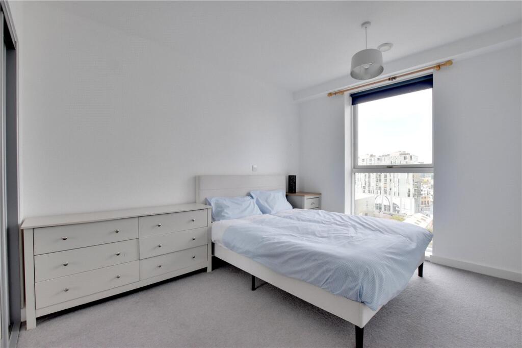 Apartment in London - View 5