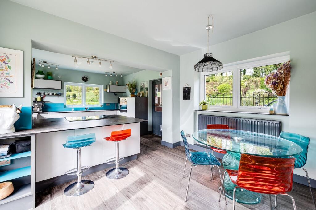 House in Cerney, Brymbo - More