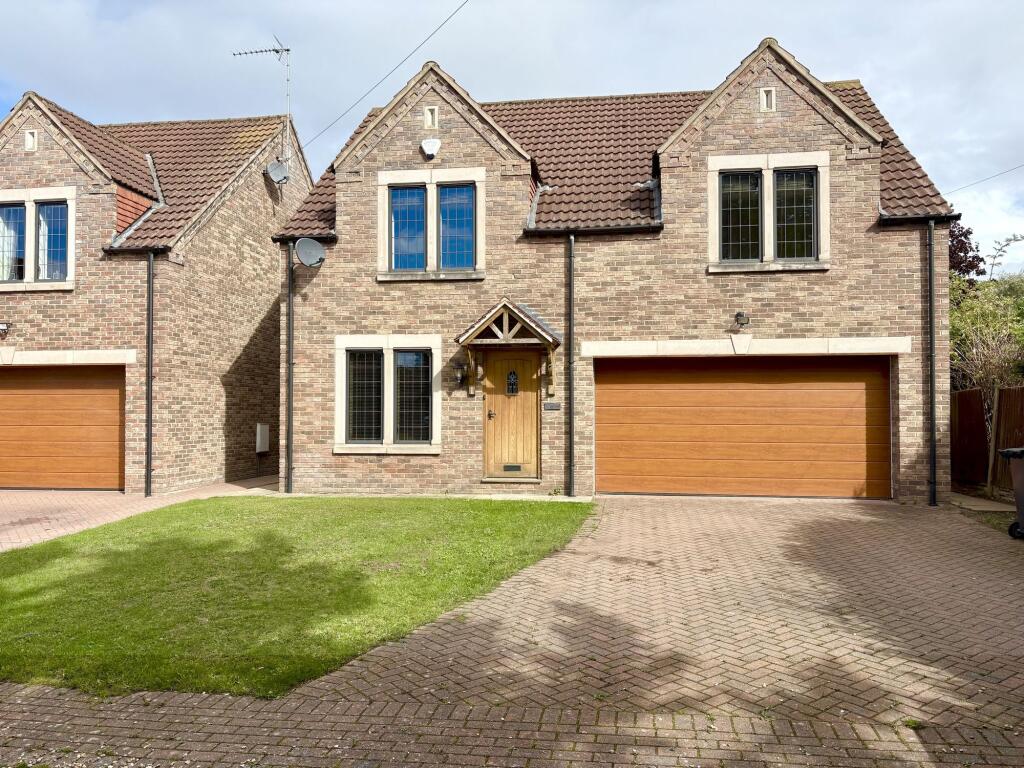 4-bed detached on Riverway, Auckley, DN9, £410,000