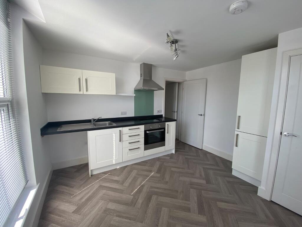 Apartment in Tonbridge - View 2