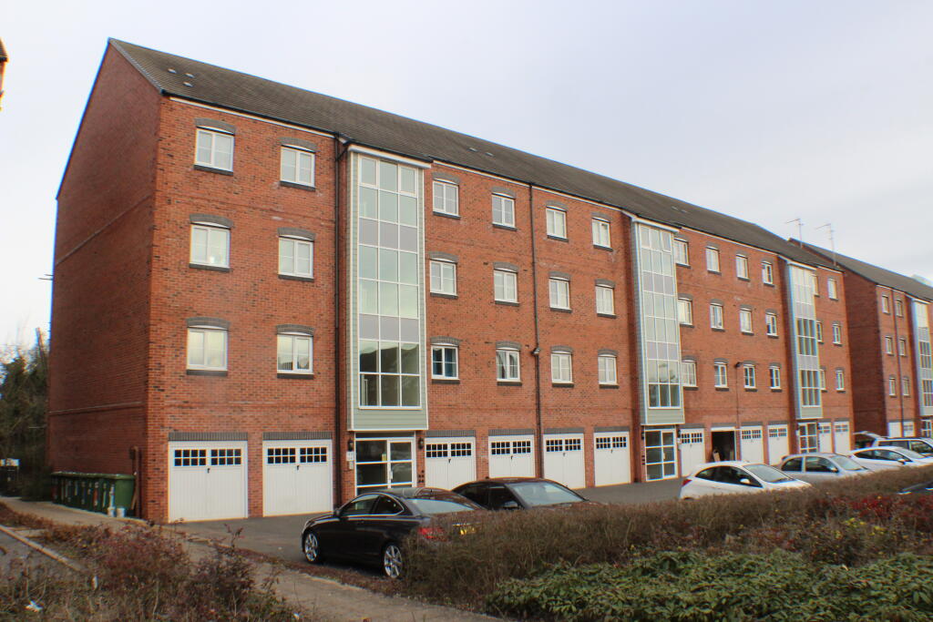 Main image of property: Chandley Wharf, Warwick