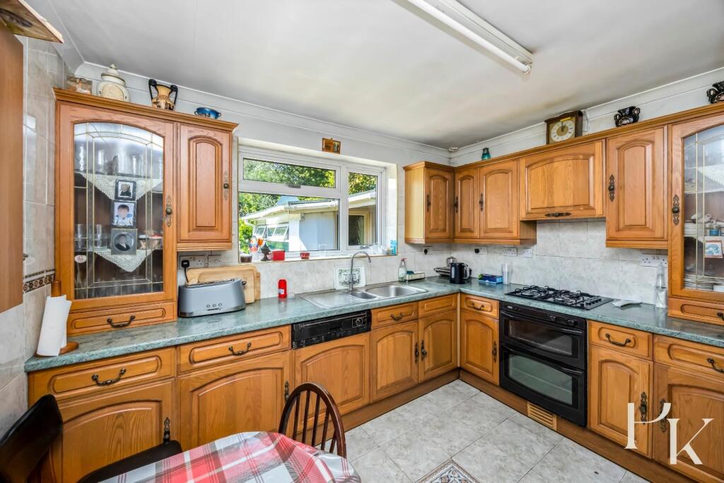 Tredcroft Road, Hove photo 4