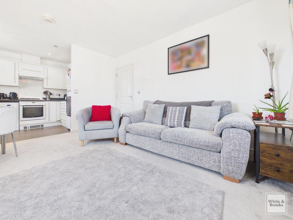 Apartment in Chichester, Tangmere - View 5